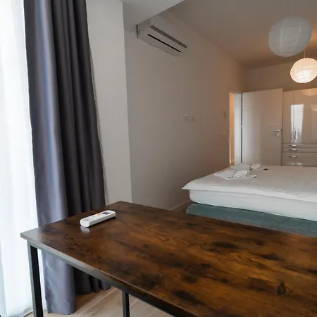 Lagoon Park With View Apartment *