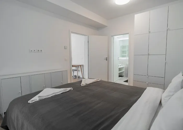 Lagoon Park With View Apartment *