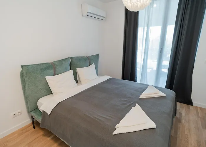 Lagoon Park With View Apartment *