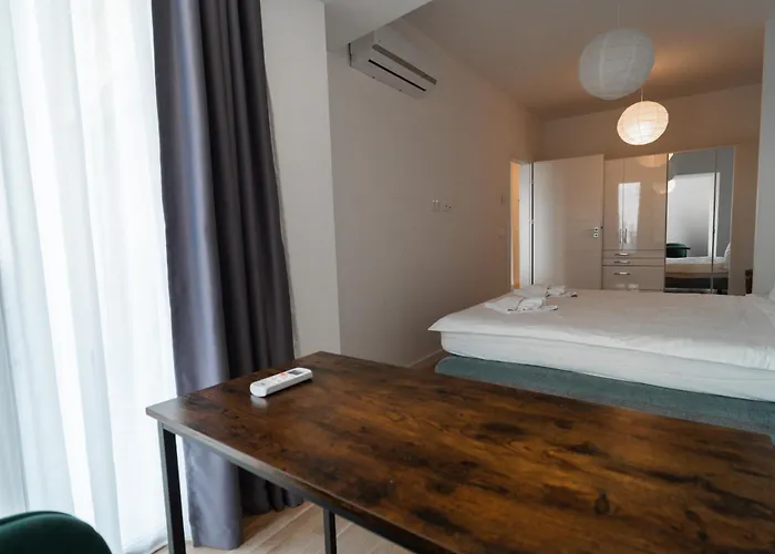 Lagoon Park With View Apartment *