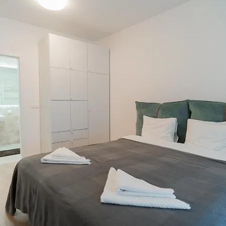 Lagoon Park With View *