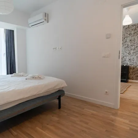 Lagoon Park With View ブカレスト