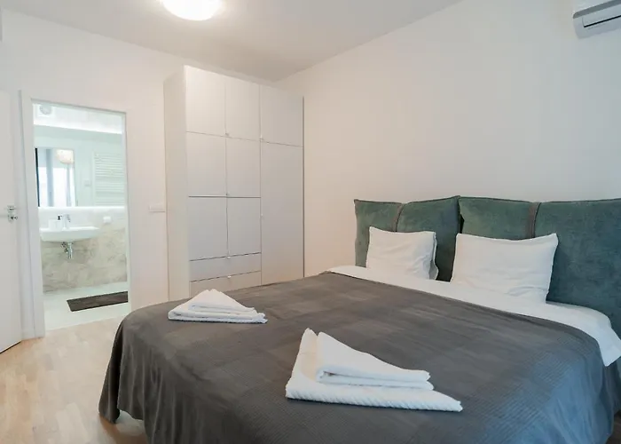 Lagoon Park With View *