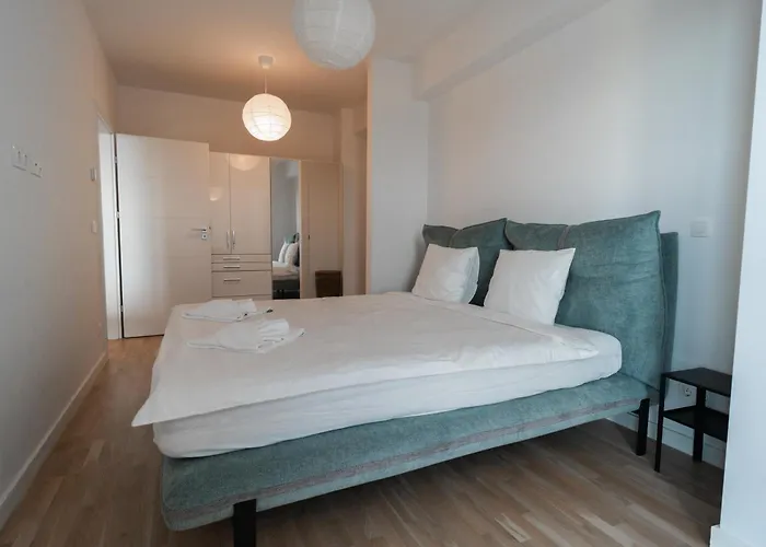 Lagoon Park With View Apartament *