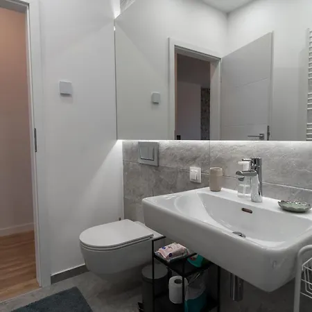 Lagoon Park With View Apartment *